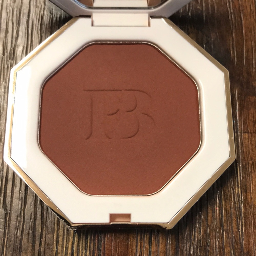 Fenty Mocha mami SunStalk'r Instant Warmth Bronzer - Picture 2 of 4